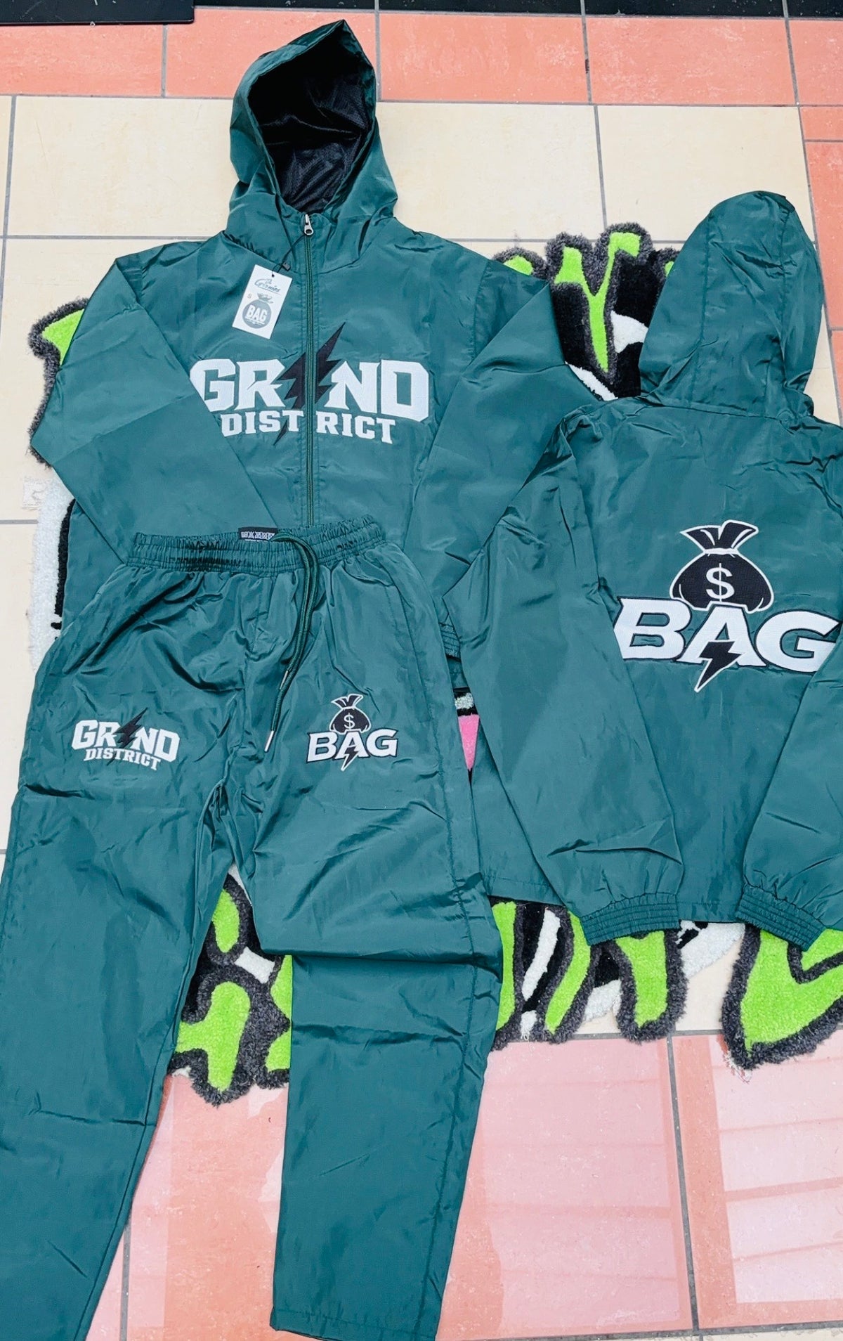 BucksGreen X White